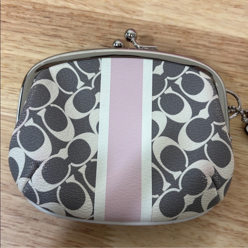 COACH Kisslock Coin Purse - Picture 10 of 11